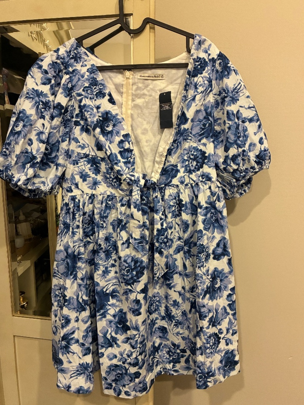 NWT Abercrombie Blue Floral Puff Sleeve Mini Dress